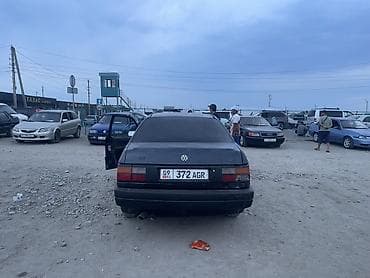 byd e6: Volkswagen Passat: 1988 г., 1.8 л, Механика, Бензин, Седан — 4
