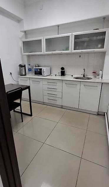Коммерциялык мүлк: Кеңселерди ижаралоо, 150 м², Турак комплексинде, Өзүнчө ашканасы менен, Өзүнчө кире бериши менен, Өзүнчө санитардык түйүнү менен — 8