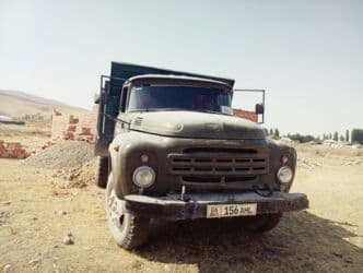 срочно продаю в связи с переездом: ЗИЛ : 0.6 л | 1989 г — 2