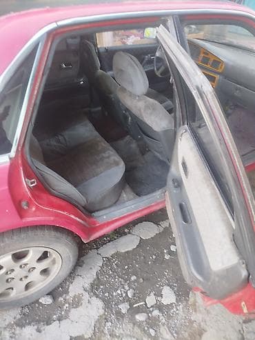 go park: Mazda 626: 1988 г., 2 л, Ручные, Бензин, Седан — 10