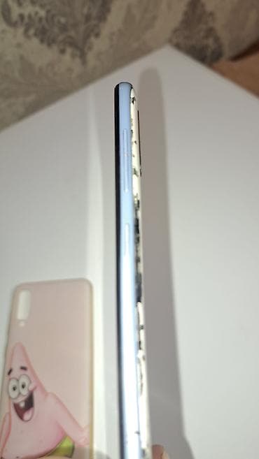 Продам Телифон не включяется можно поченить ! срочно!!!! с Чехлом