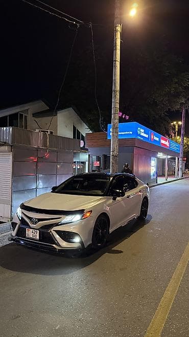 Toyota Camry: 2021 г., 2.5 л, Автомат, Бензин, Седан