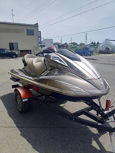 купить надувную лодку: Гидроцикл Yamaha WaveRunner (High Output) - Бренд/линейка: Yamaha — 10