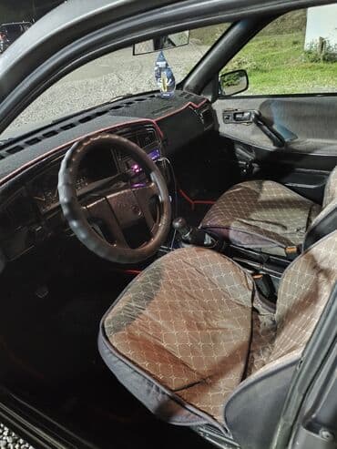 Продажа авто: Volkswagen Passat: 1989 г., 1.8 л, Механика, Газ, Седан — 7