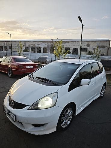Продажа авто: Honda Fit: 2009 г., 1.5 л, Автомат, Хэтчбэк — 1