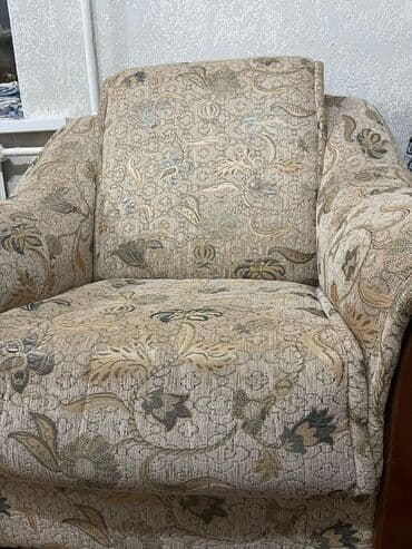 Продается кресла 2 шт, состояние хорошие, цена договорная
