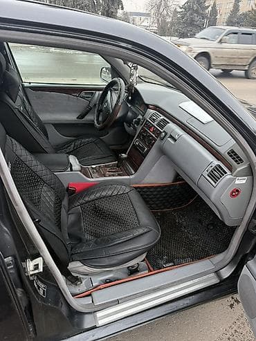 Рулдар: Mercedes-Benz E-класс (W210) — 2000 жылы, автомат, 2.2 сди дизель — 1