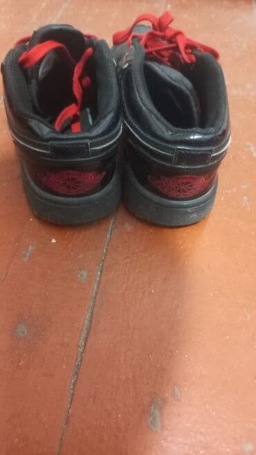 Ботинки: Мужские кроссовки, 36.5, Adidas, Б/у, цвет - Черный, Платная доставка — 7