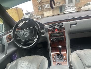 Продажа авто: Mercedes-Benz E-Class: 1997 г., 3.2 л, Автомат, Бензин, Седан — 6