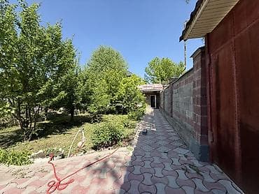 блочный дом для дачи: Продаётся жилой дом с участком. Характеристики: - Дом одноэтажный с — 5