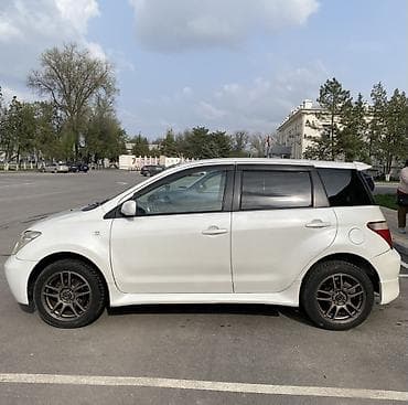 e60 m5: Toyota Ist: 2004 г., 1.5 л, Автомат, Бензин, Хэтчбэк — 3