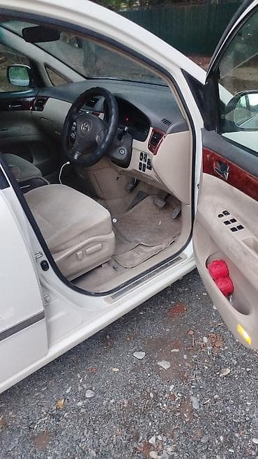 Toyota Ipsum: 2001 г.