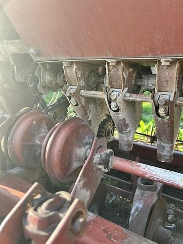 комбайн запчаст: Зерновая сеялка (механическая, навесная/прицепная) Описание: - — 3