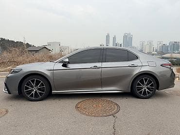 lexus gs: Toyota Camry: 2022 г., 2.5 л, Автомат, Гибрид, Седан — 7