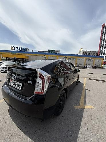 солярис 2015: Toyota Prius: 2015 г., 1.8 л, Вариатор, Гибрид, Хэтчбэк — 3