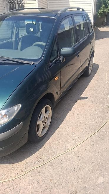 Mazda PREMACY: 2001 г., 1.8 л, Механика, Бензин, Минивэн