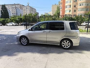 чехии: Toyota Raum: 2003 г., 1.5 л, Автомат, Бензин, Минивэн — 3