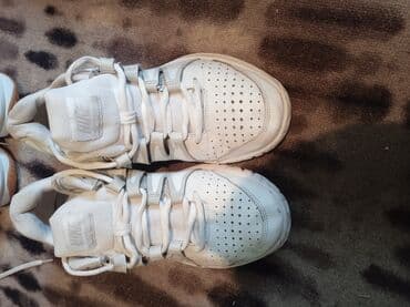 свадебные платья в бишкеке цены на прокат: Кроссовки Nike 1) Белые тренировочные кроссовки Nike: - Верх — 2