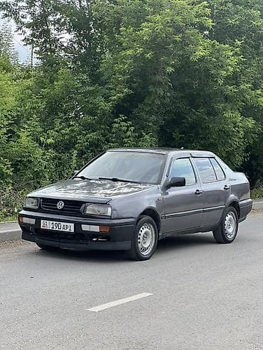 на вента: Volkswagen Vento: 1992 г., 1.8 л, Механика, Седан — 3