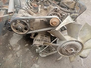 2 8: Volkswagen : 1992 г., 2.4 л, Фургон — 4
