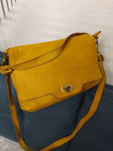 у настоящей женщины должно быть сумочка из италии: Шикарная итальянская кожаная,новая сумка, цвет горчица,отличный — 1