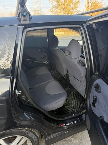 полик авто: Honda Jazz: 2005 г., Бензиновая, Хэтчбэк — 8