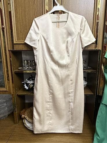 шелк: Продаю платья для дам на 46 размер цена 2000. Юбки по 1000 сом — 3