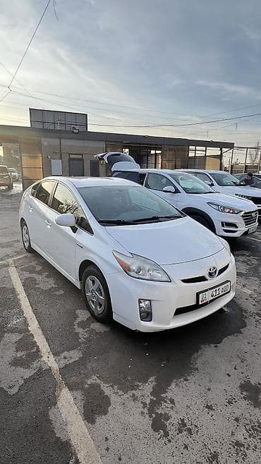 Продажа авто: Toyota Prius: 2011 г., 1.8 л, Вариатор, Гибрид, Хэтчбэк — 2