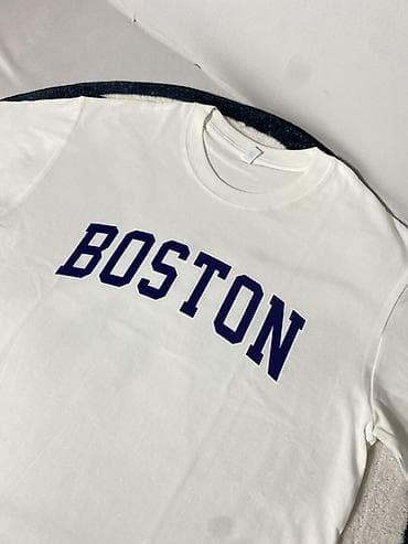 белый джинсы: Футболка “BOSTON” - Унисекс, классический крой с круглым вырезом - — 3