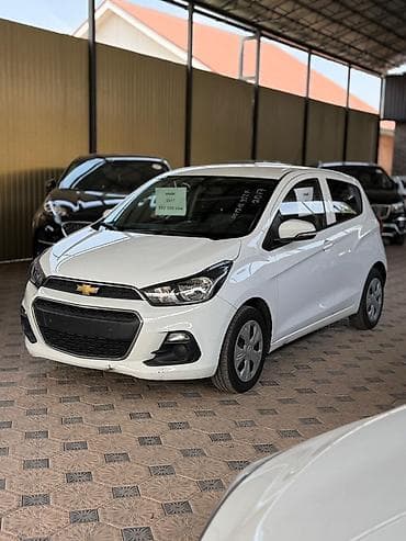 Продажа авто: Chevrolet Spark: 2017 г., Автомат, Бензин, Хэтчбэк — 3