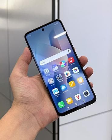 бюджетный: Redmi, Redmi 13, Б/у, 256 ГБ, цвет - Черный, В рассрочку, 2 SIM — 2