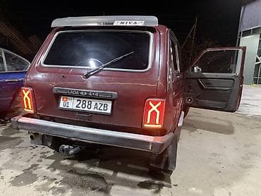 Транспорт: ВАЗ (ЛАДА) 4x4 Niva: 2011 г., 1.7 л, Кол менен иштөөчү, Бензин, Жол тандабас — 4