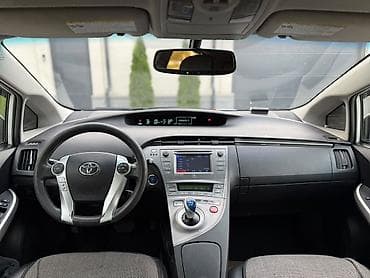 Транспорт: Toyota Prius: 2015 г., 1.8 л, Вариатор, Гибрид, Хэтчбэк — 7