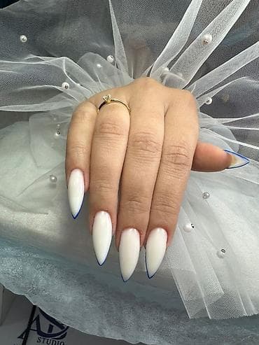 японский маникюр: Маникюр с покрытием гель-лаком: миндальная/заострённая форма — 1