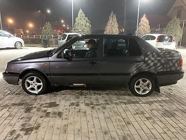 Volkswagen: Volkswagen Vento: 1993 г., Бензин, Седан — 1