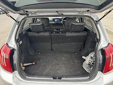 ls430 lexus: Toyota Allex: 2003 г., 1.5 л, Автомат, Бензин, Хэтчбэк — 5
