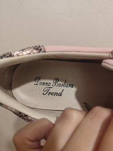 Прокат одежды: Кеды женские, 2 пары. 1) Белые кожаные кеды: - Минималистичный — 4