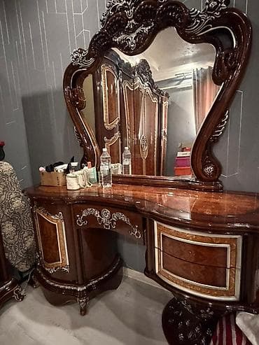 прихожый мебель: Спальный гарнитур, Б/у, Двуспальная кровать, Дерево, цвет - Коричневый — 3