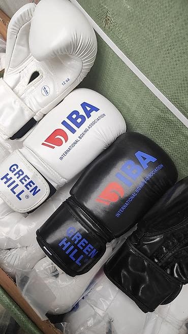 спортивный одежда: Боксерские перчатки Green Hill IBA.🇰🇬Цвет🇰🇬🇰🇬💪🏼 ⬜-⬛ — 9