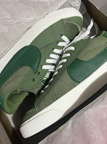 джорданы бу: Кроссовки, 37.5, Nike, Б/у, цвет - Зеленый, Самовывоз — 1