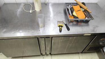 Торговое оборудование: Продаётся профессиональный холодильный стол из нержавеющей стали — 4