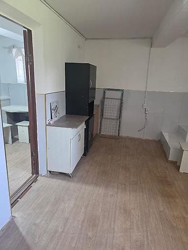 Бөлмөлөр: Квартира берилет,баасы 25000 сом,депозит 10000 сом! Таза тыкан жашаган — 3