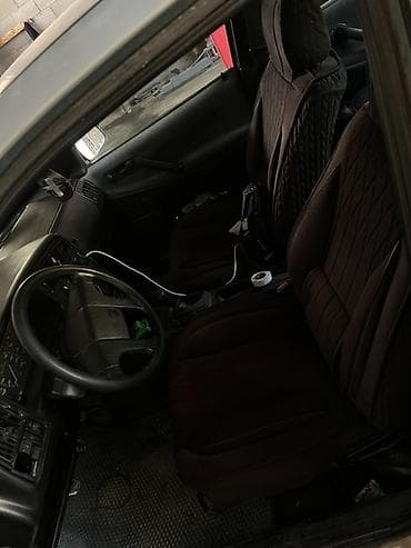 Volkswagen Passat: 1994 г., 2 л, Кол менен иштөөчү, Бензин, Седан — 4
