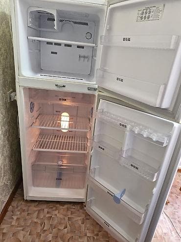 Холодильник Samsung, Б/у, Двухкамерный — 3