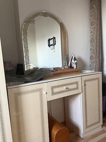 спальные мебел: Срочно продаю спальный гарнитур в классическом стиле, цвет айвори с — 6