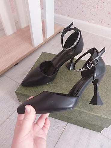 обувь с роликами: Одевала один раз на корпоратив — 3