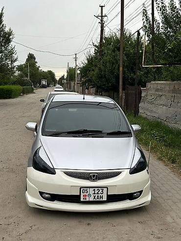 Honda Fit: 2005 г., 1.5 л, Автомат, Бензин, Хэтчбэк at lalafo.kg Honda Fit: 2005 г., 1.5 л, Автомат, Бензин, Хэтчбэк