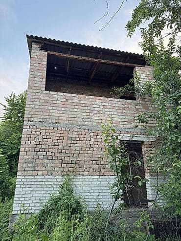 отдам просто так: Отдам кирпичи бесплатно. На участке находится недостроенный дом — — 3
