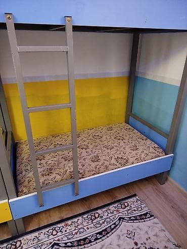 детский кроват: Двухъярусная кровать с металлическим каркасом. - Каркас: прочный — 2