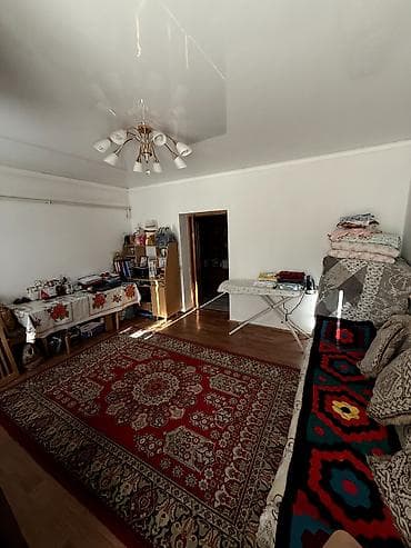 Кыймылсыз мүлк: Продаю полдома!С участком 6.2 соток.В доме имеется 3 комнаты,зал,2 — 3